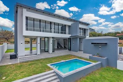 House For Sale in Eagle Canyon Golf Estate, Roodepoort